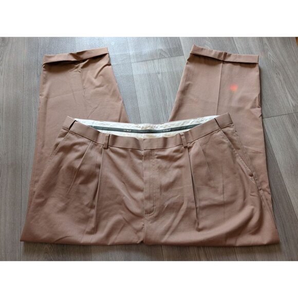 L.L. Bean Mens Comfort Waist Pleated Khaki Pants Size 44 Beige Cotton Blend - Picture 3 of 6